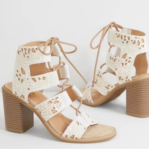 FARYL by Farylrobin White Calf Hair Leather Block Heel Lace Up‎ Sandal - Picture 2 of 9